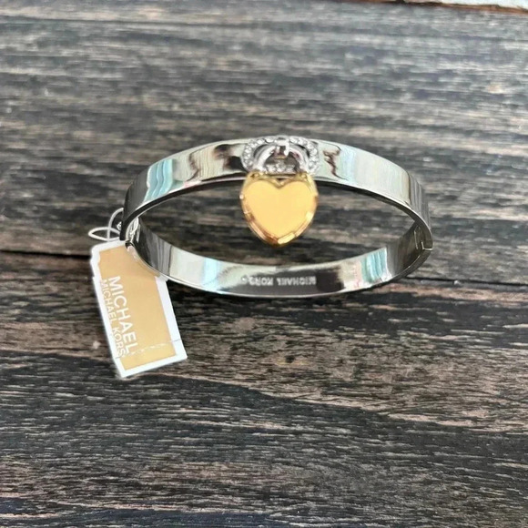 NWT  Michael Kors Heart & Rhinestone Bracelet - Picture 4 of 7